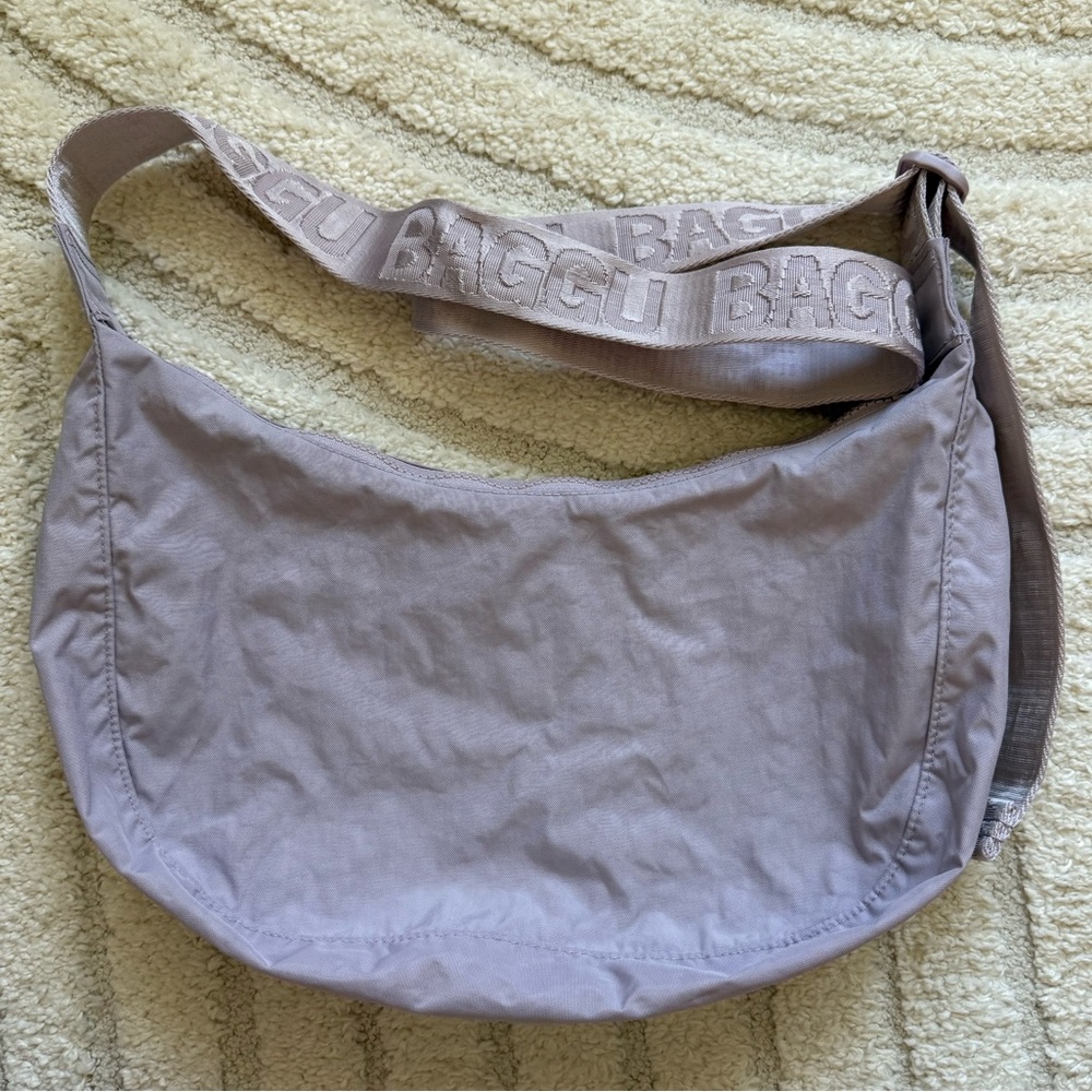 Like new BAGGU Dusty Pink Medium Nylon Crescent Bag